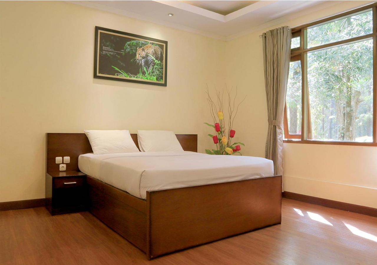 Safari Resort Puncak Zewnętrze zdjęcie